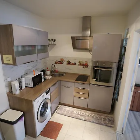아파트 Modern 2br Near Park With Ac & Free Parking 부다페스트