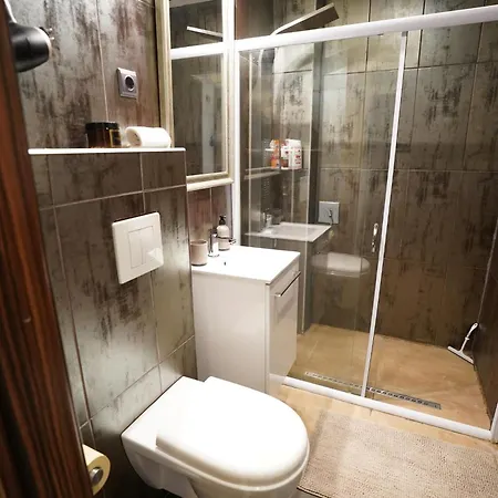 아파트 Modern 2br Near Park With Ac & Free Parking