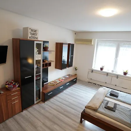 Modern 2br Near Park With Ac & Free Parking 부다페스트